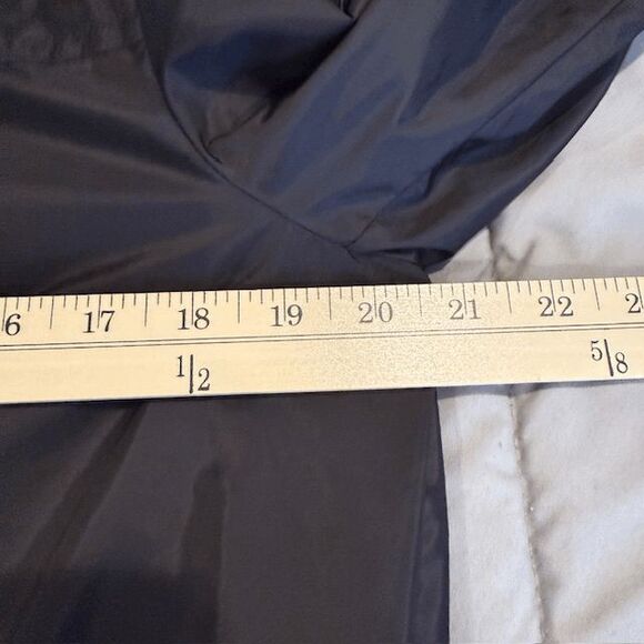 NWOT MONCLER  AUTHENTICATED Baaba Crocheted Lace Trimmed Nylon Parka Large (3) - Picture 14 of 16